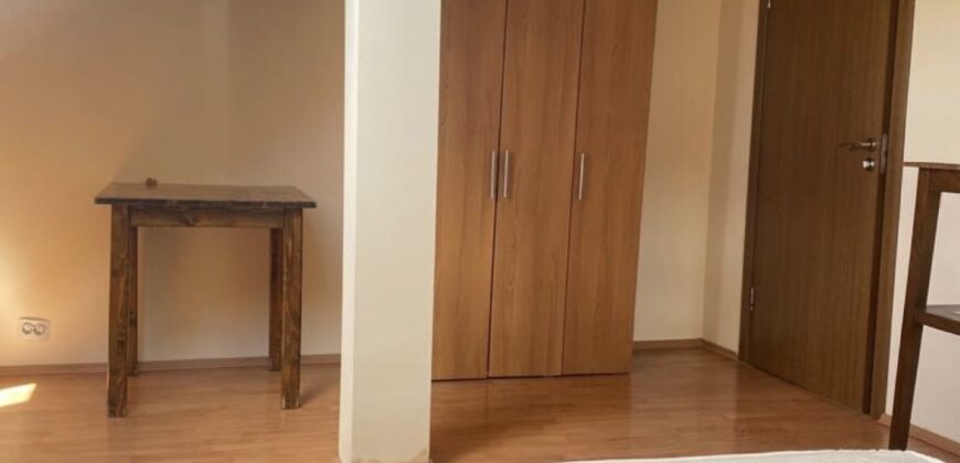 Inchiriere apartament 2 camere la casa, mobilat și utilat, în Gruia